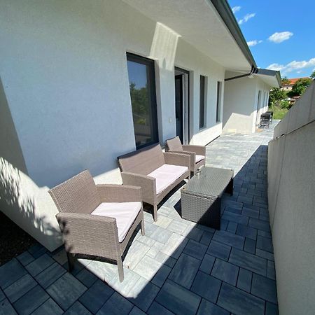 Kevin&Jessica Rooms Giarmata Εξωτερικό φωτογραφία