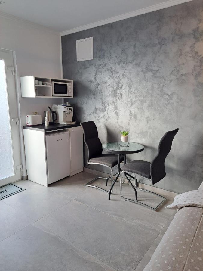 Kevin&Jessica Rooms Giarmata Εξωτερικό φωτογραφία