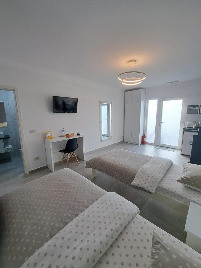 Kevin&Jessica Rooms Giarmata Εξωτερικό φωτογραφία
